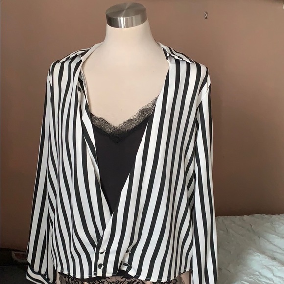Zara Tops - Zara black and white blouse
